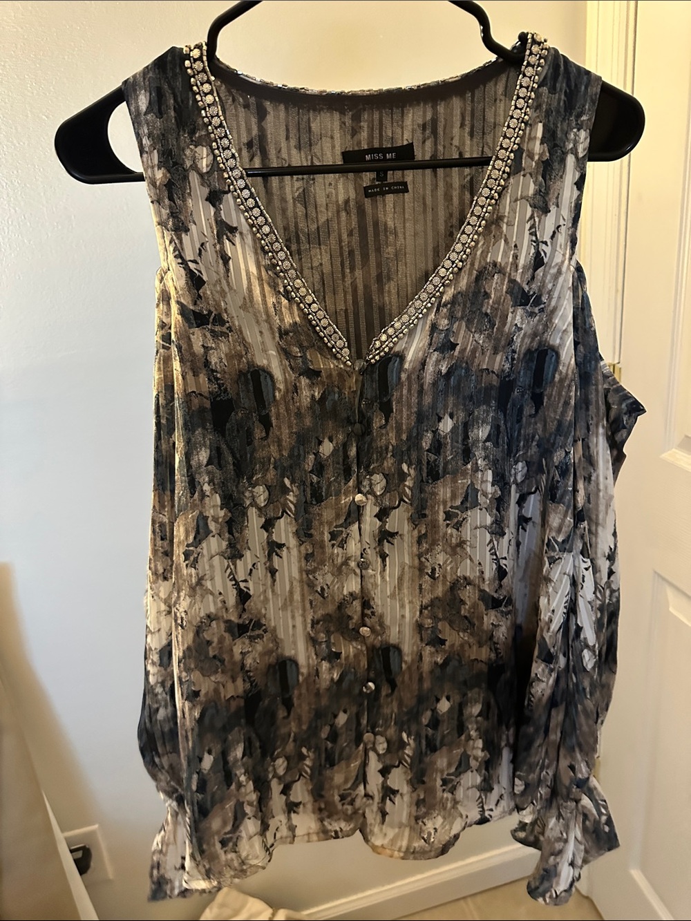 Miss Me Floral Beaded V-Neck Camisole in Blue and Gray